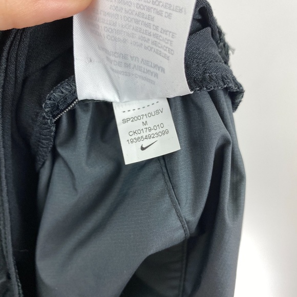 Nike Women's Swoosh Running Shorts Size M Black - Picture 6 of 6